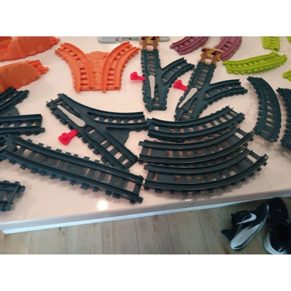 Huge Lot Of Thomas The Train & Friends TrackMaster Plastic Tracks/Expansion Set